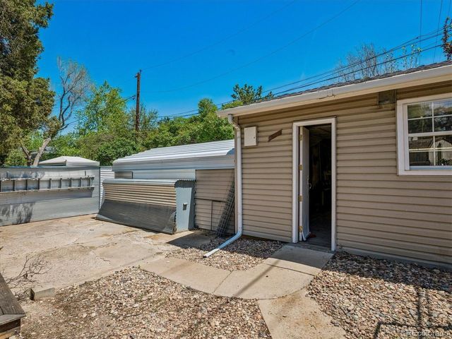 7666 S Cedar Cir, Littleton, CO 80120