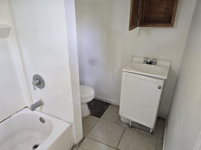 323 Ferry Avenue, Pontiac, MI 48341