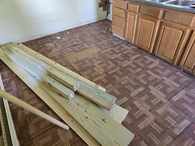 323 Ferry Avenue, Pontiac, MI 48341