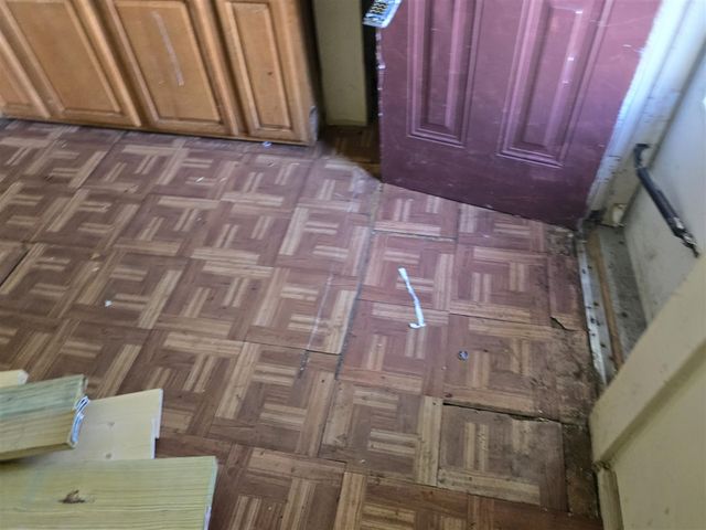 323 Ferry Avenue, Pontiac, MI 48341