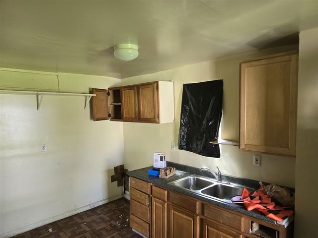 323 Ferry Avenue, Pontiac, MI 48341