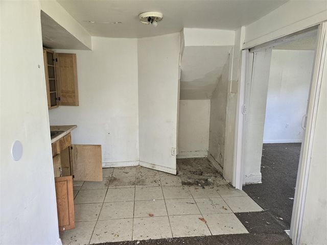 323 Ferry Avenue, Pontiac, MI 48341