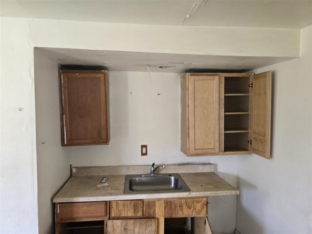 323 Ferry Avenue, Pontiac, MI 48341