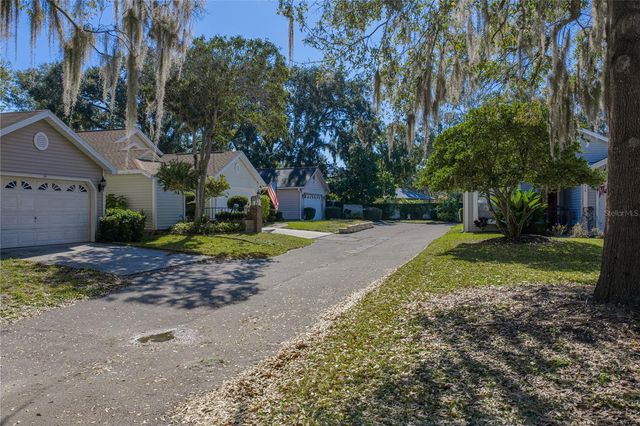 1418 WALDEN OAKS PLACE, Plant City, FL 33563