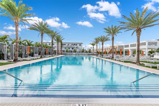 6450 NW 102 Path 303, Doral, FL 33178