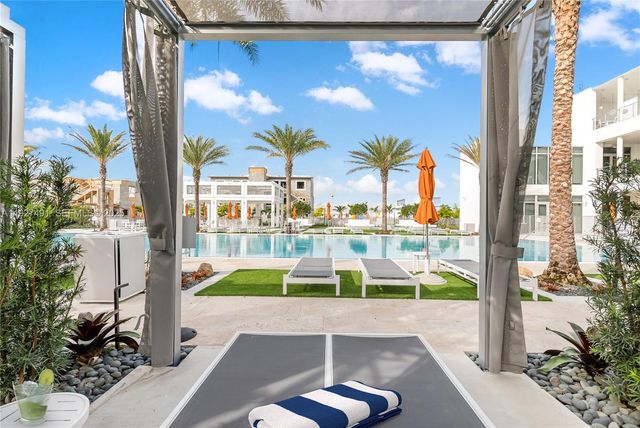 6450 NW 102 Path 303, Doral, FL 33178