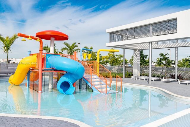 6450 NW 102 Path 303, Doral, FL 33178