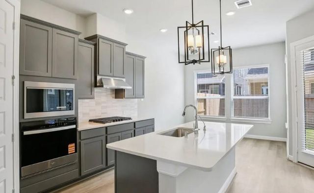 2208 King Mackerel Drive, Kemah, TX 77565