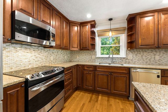 8475 McCrory Ln, Nashville, TN 37221