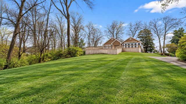8475 McCrory Ln, Nashville, TN 37221