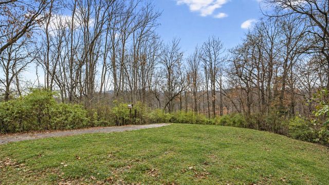 8475 McCrory Ln, Nashville, TN 37221