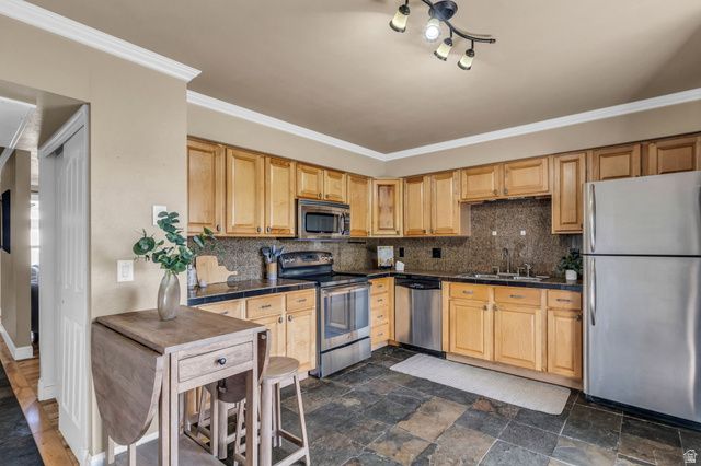 5993 S SULTAN CIR, Salt Lake City, UT 84107