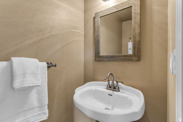 5993 S SULTAN CIR, Salt Lake City, UT 84107