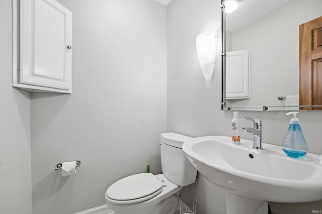 3724 Capilano Drive, West Lafayette, IN 47906