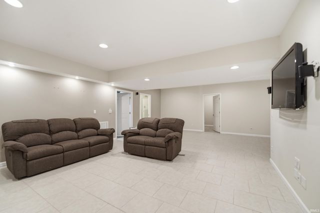 3724 Capilano Drive, West Lafayette, IN 47906