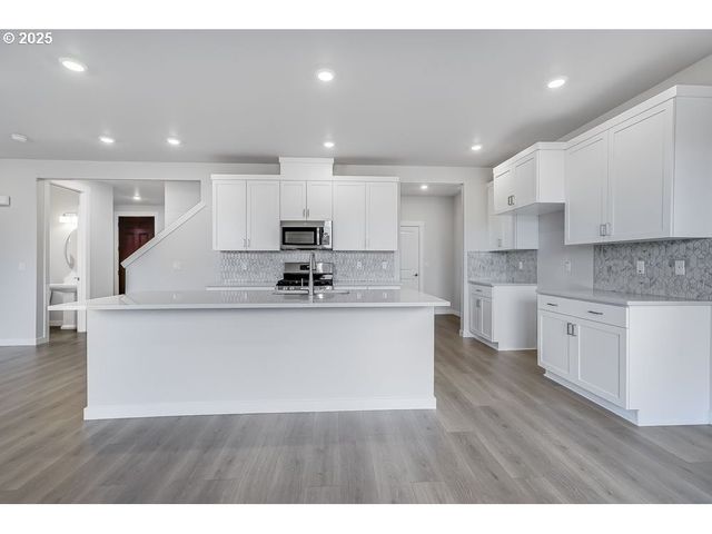 19035 Sw EUREKA Ln, Beaverton, OR 97007