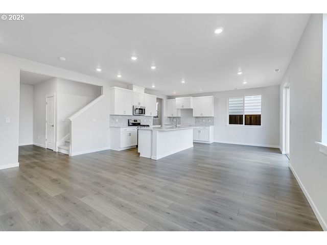 19035 Sw EUREKA Ln, Beaverton, OR 97007