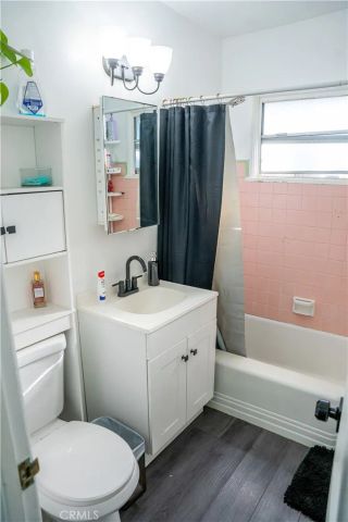6941 Newcastle, Reseda, CA 91335