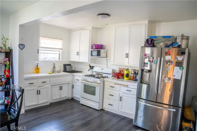 6941 Newcastle, Reseda, CA 91335