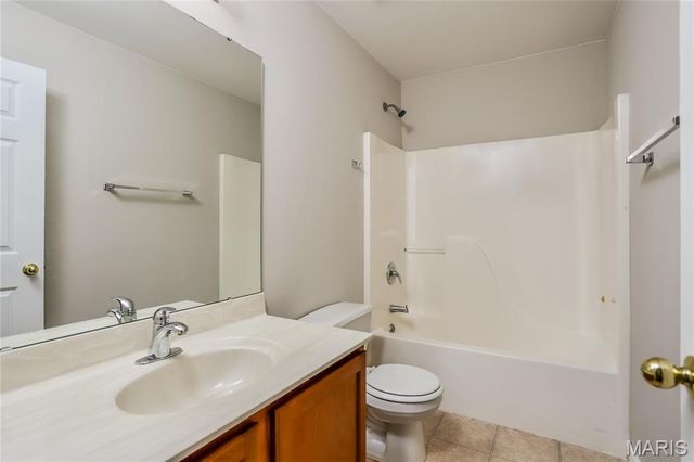 519 Great Oaks Meadow Drive, Wentzville, MO 63385
