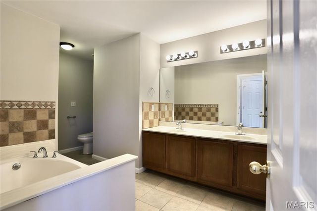 519 Great Oaks Meadow Drive, Wentzville, MO 63385