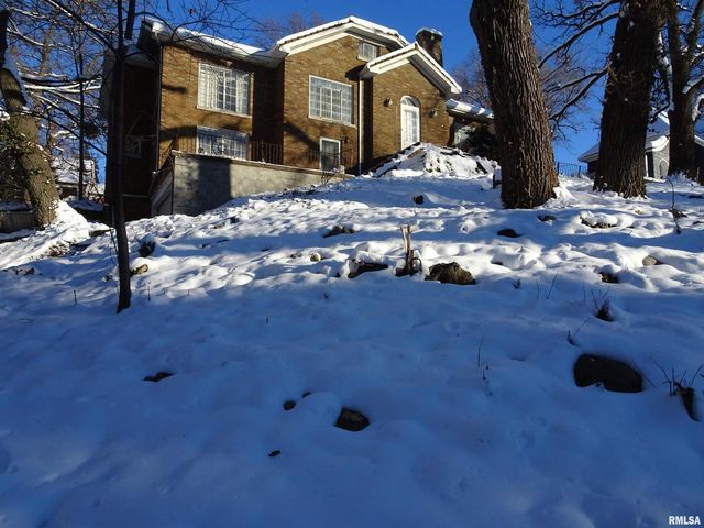 1515 Jersey Ridge Road, Davenport, IA 52803