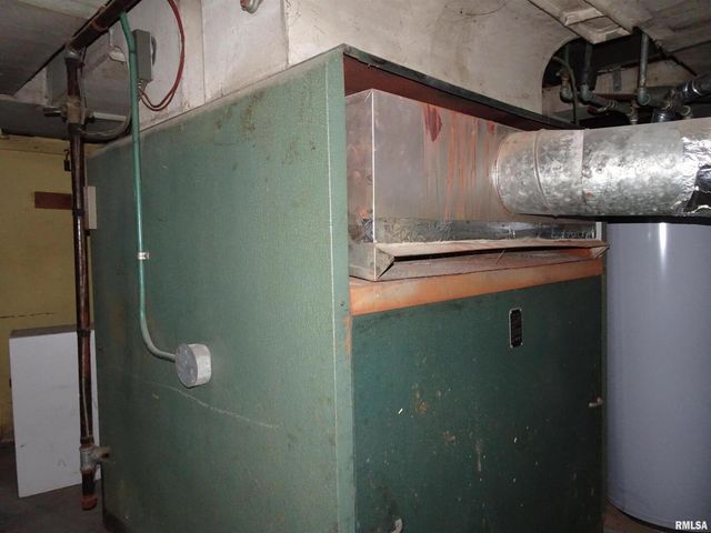 1515 Jersey Ridge Road, Davenport, IA 52803