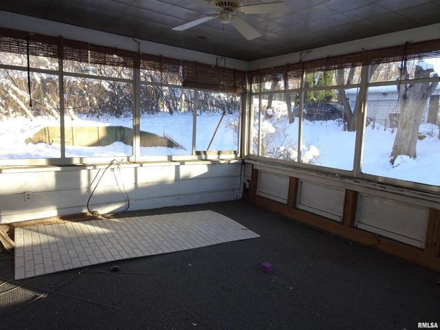 1515 Jersey Ridge Road, Davenport, IA 52803