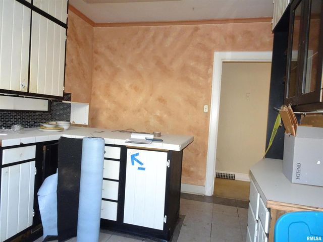 1515 Jersey Ridge Road, Davenport, IA 52803