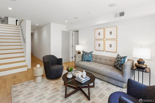 944 Hampshire Street, San Francisco, CA 94110
