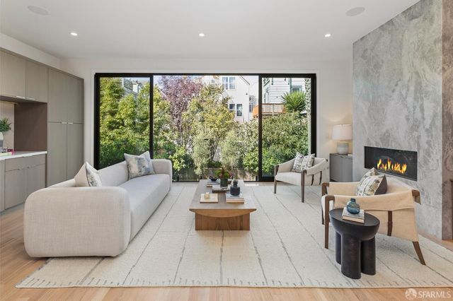 944 Hampshire Street, San Francisco, CA 94110