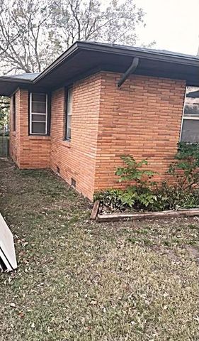 1504 N Center Avenue, Shawnee, OK 74804