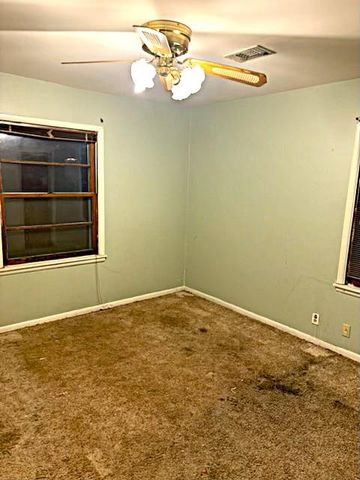 1504 N Center Avenue, Shawnee, OK 74804