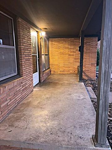 1504 N Center Avenue, Shawnee, OK 74804