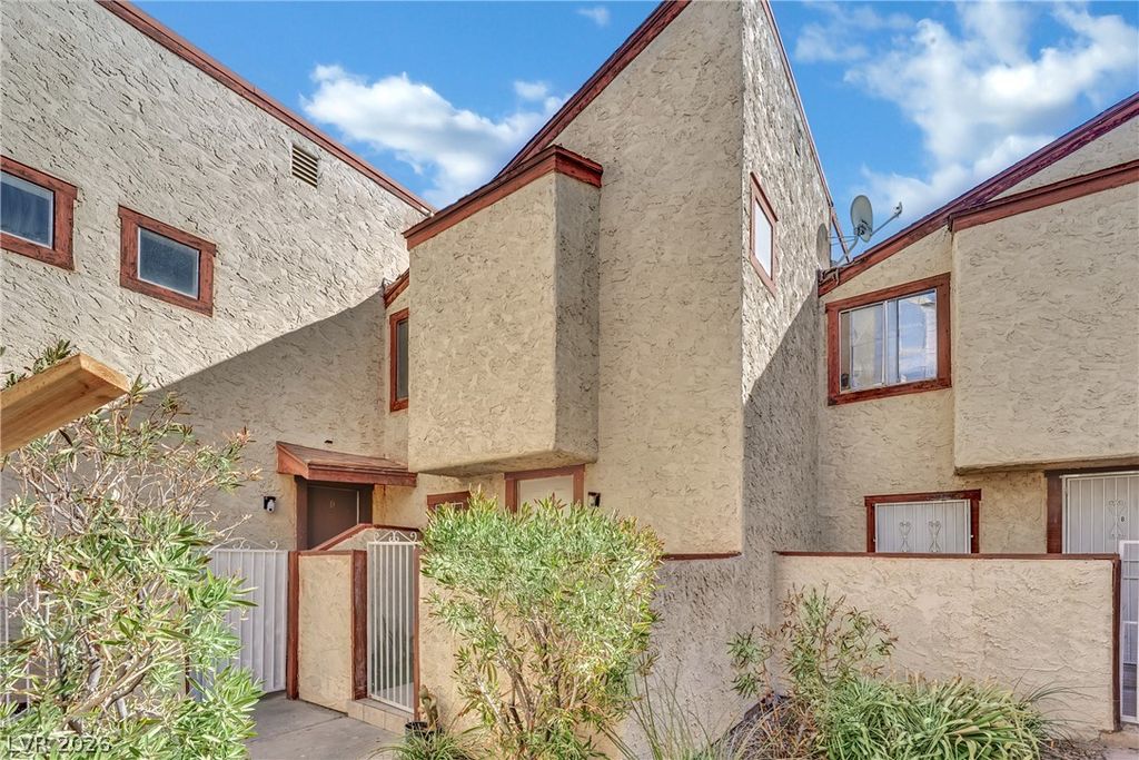 5007 Spencer Street C, Las Vegas, NV 89119