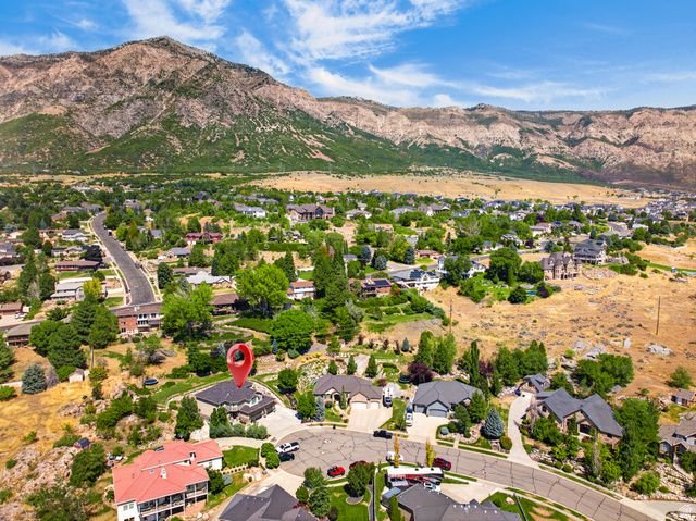 3976 N 350 W, Pleasant View, UT 84414