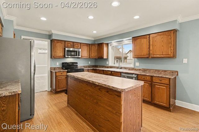 38590 Lowell Drive, Farmington, MI 48331