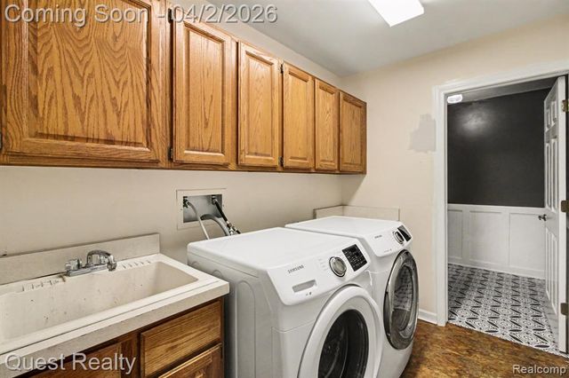 38590 Lowell Drive, Farmington, MI 48331