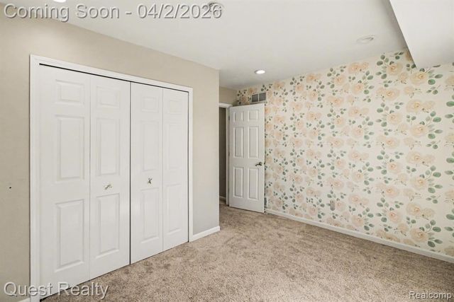 38590 Lowell Drive, Farmington, MI 48331