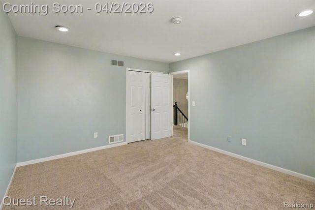 38590 Lowell Drive, Farmington, MI 48331