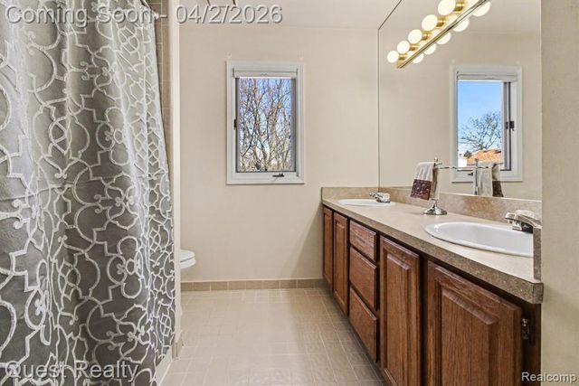 38590 Lowell Drive, Farmington, MI 48331