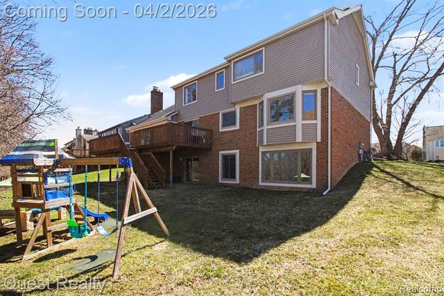 38590 Lowell Drive, Farmington, MI 48331