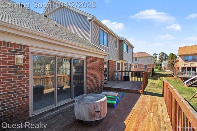 38590 Lowell Drive, Farmington, MI 48331