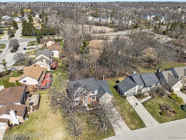 38590 Lowell Drive, Farmington, MI 48331