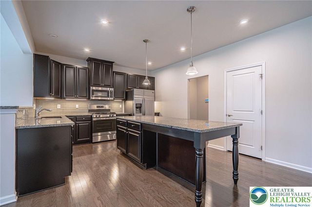 2584 Raya Way, Bethlehem Twp, PA 18045