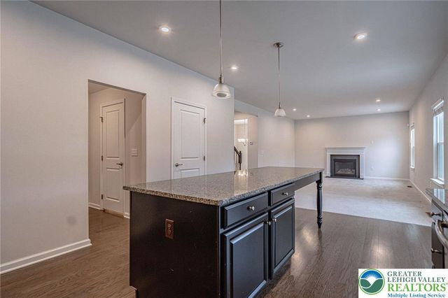 2584 Raya Way, Bethlehem Twp, PA 18045