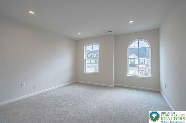 2584 Raya Way, Bethlehem Twp, PA 18045