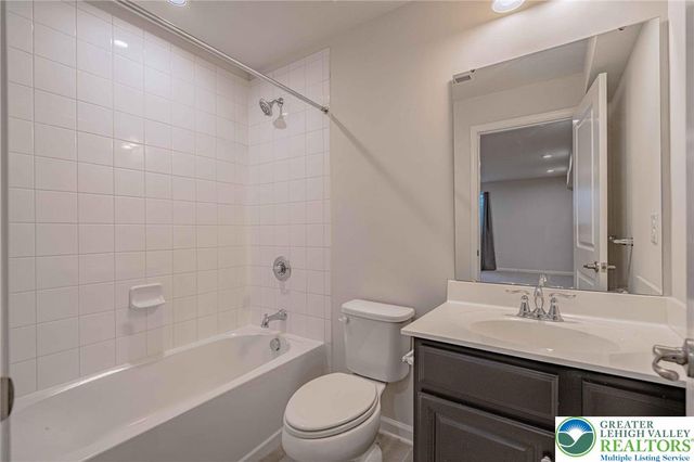 2584 Raya Way, Bethlehem Twp, PA 18045