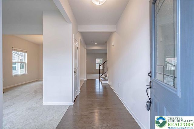 2584 Raya Way, Bethlehem Twp, PA 18045