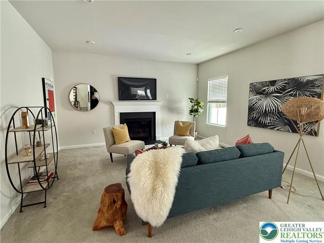 2584 Raya Way, Bethlehem Twp, PA 18045